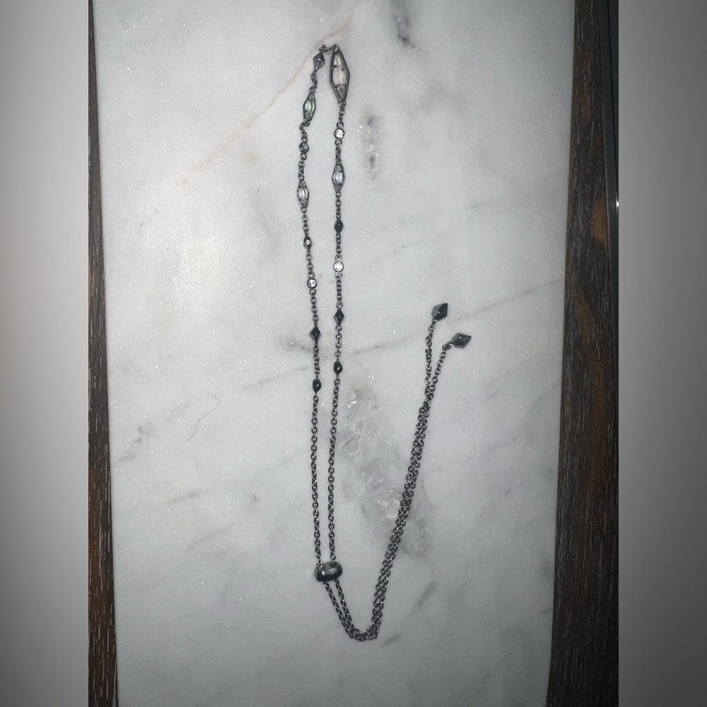 KENDRA SCOTT - GUNMETAL ADJUSTABLE NECKLACE / CHOKER